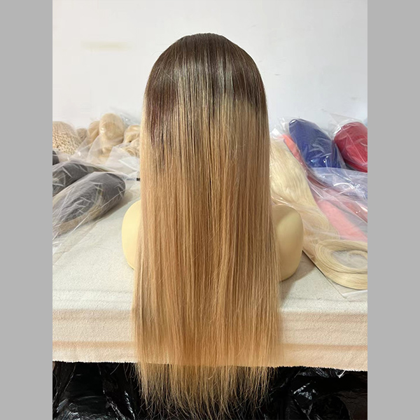 human hair lace front wigs with natural hairline1 拷贝.jpg